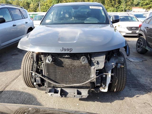 1C4RJFAG1JC119484 - 2018 JEEP GRAND CHER LAREDO Сұр фото 5