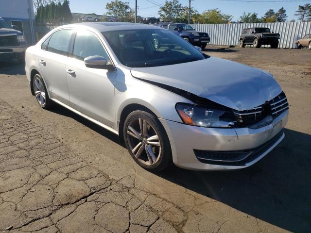 1VWBN7A32EC001701 - 2014 VOLKSWAGEN PASSAT SE SILVER photo 4