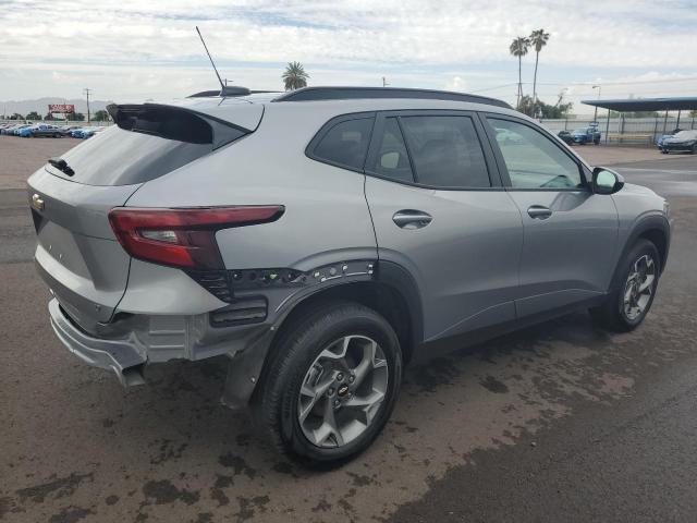 KL77LHEP9SC213067 - 2025 CHEVROLET TRAX 1LT ვერცხლისფერი ფოტო 3