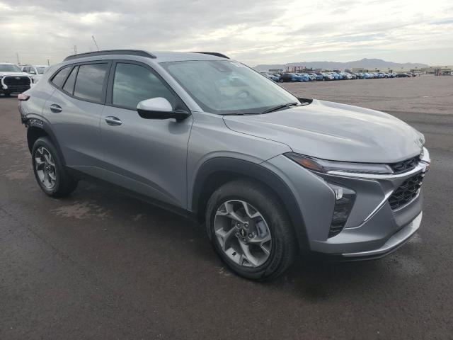 KL77LHEP9SC213067 - 2025 CHEVROLET TRAX 1LT ვერცხლისფერი ფოტო 4