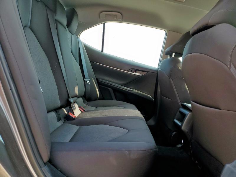 4T1R11AK9PU175551 - 2023 TOYOTA CAMRY LE 灰色 照片 10