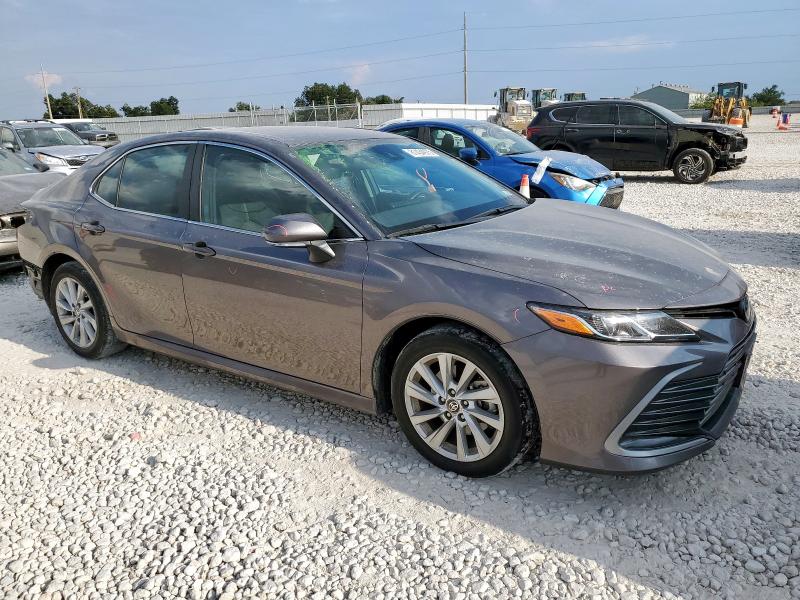 4T1R11AK9PU175551 - 2023 TOYOTA CAMRY LE 灰色 照片 4