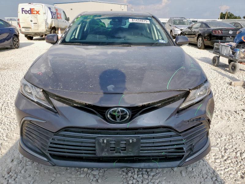 4T1R11AK9PU175551 - 2023 TOYOTA CAMRY LE 灰色 照片 5