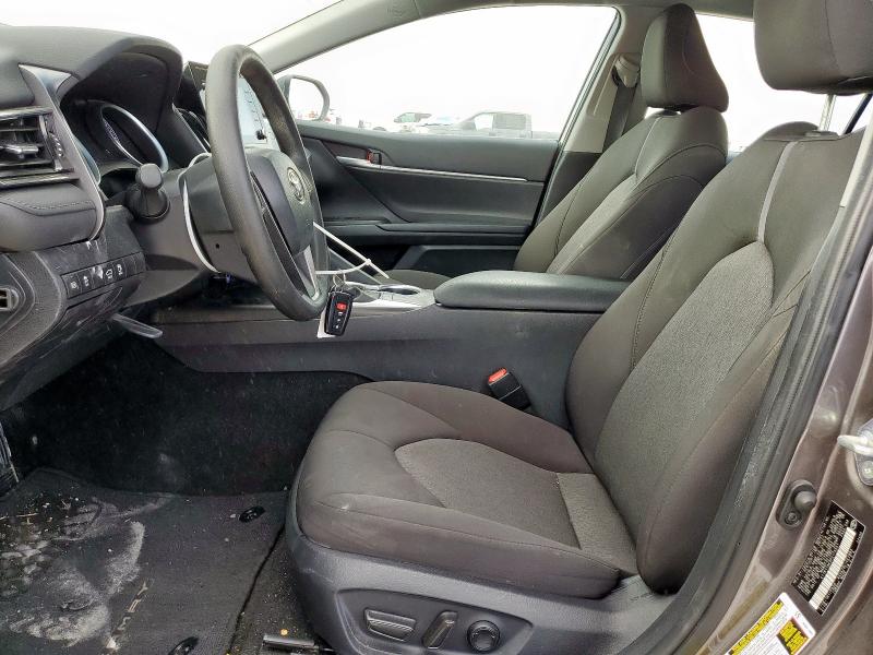 4T1R11AK9PU175551 - 2023 TOYOTA CAMRY LE 灰色 照片 7