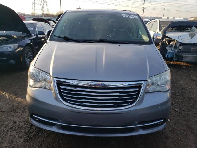 2C4RC1CG9DR665181 - 2013 CHRYSLER TOWN AND C TOURING L SILVER photo 5