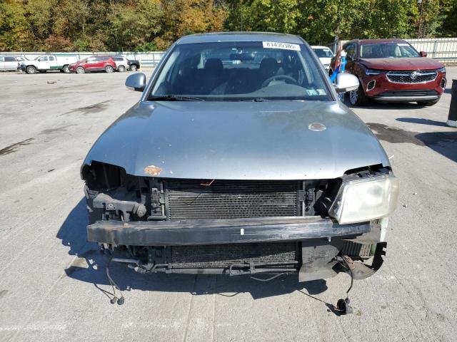 WVWPD63B14E181489 - 2004 VOLKSWAGEN PASSAT GLS SILVER photo 5