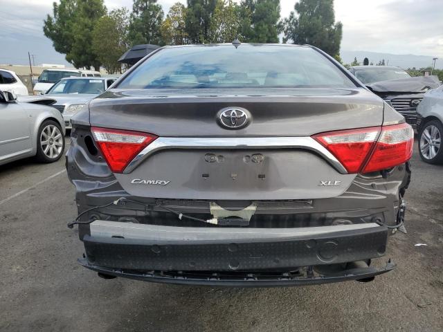 4T1BK1FK5FU558439 - 2015 TOYOTA CAMRY XSE GRAY photo 6