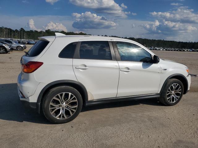 JA4AP3AU0JU024077 - 2018 MITSUBISHI OUTLANDER SPORT ES Білий фото 3