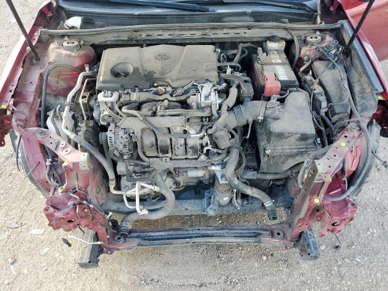 4T1B11HK7JU569628 - 2018 TOYOTA CAMRY L Rot Foto 11