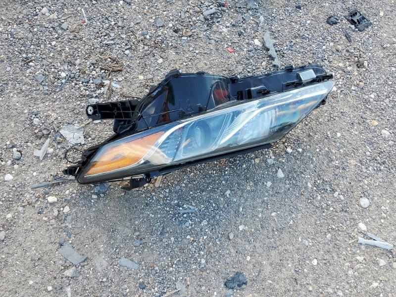 4T1B11HK7JU569628 - 2018 TOYOTA CAMRY L Rot Foto 12