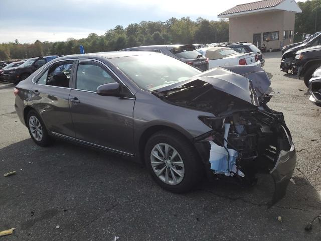 4T1BF1FK1HU386191 - 2017 TOYOTA CAMRY LE GRAY photo 4