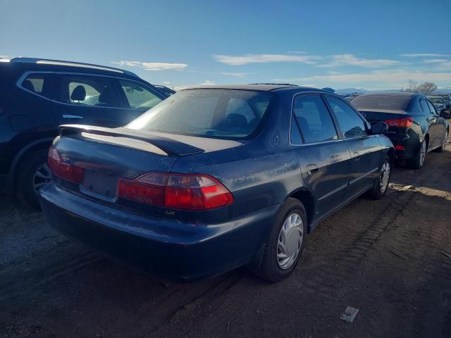 1HGCG5641YA014514 - 2000 HONDA ACCORD LX BLUE photo 3