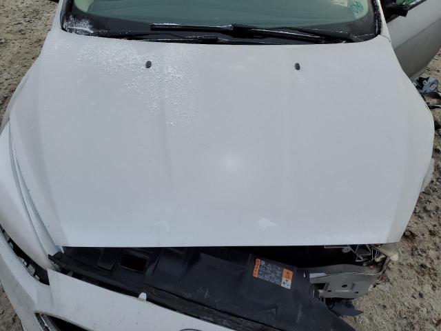 1FADP3E21JL239040 - 2018 FORD FOCUS S SILVER photo 11