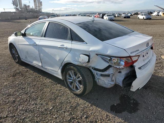 5NPEB4AC3DH670179 - 2013 HYUNDAI SONATA GLS WHITE photo 2