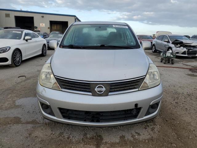 3N1BC11E89L404022 - 2009 NISSAN VERSA S SILVER photo 5