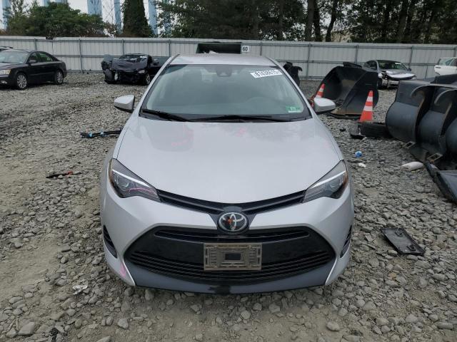 2T1BURHE6JC079215 - 2018 TOYOTA COROLLA L Gümüş fotoğraf 5