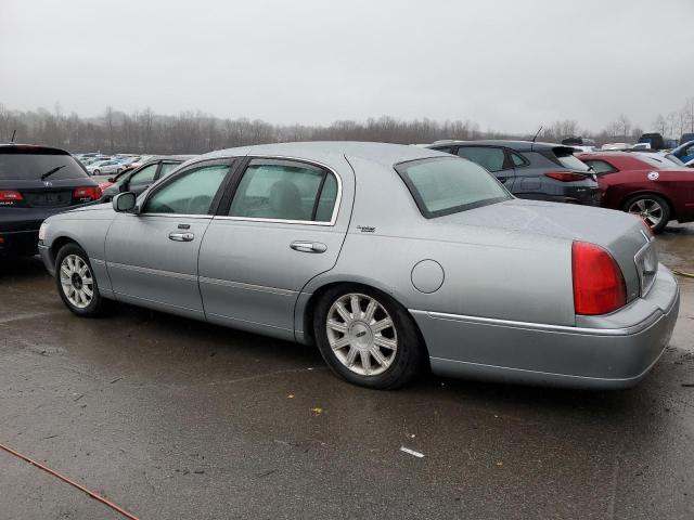 1LNHM82W66Y630120 - 2006 LINCOLN TOWN CAR SIGNATURE LIMITED SILVER photo 2