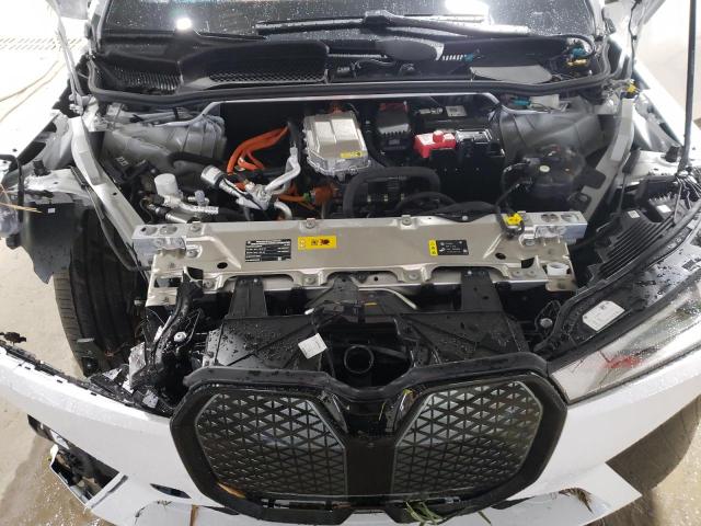 WB523CF05RCP93327 - 2024 BMW IX XDRIVE50 WHITE photo 12