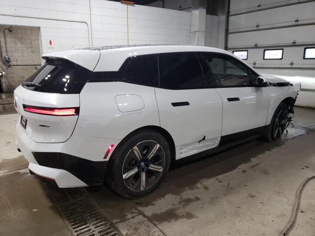 WB523CF05RCP93327 - 2024 BMW IX XDRIVE50 WHITE photo 3