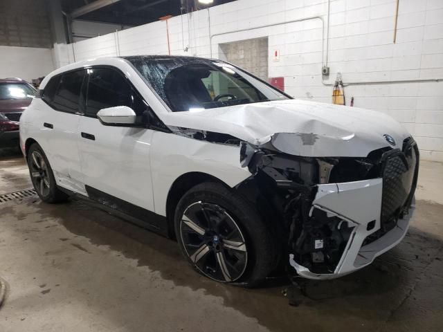 WB523CF05RCP93327 - 2024 BMW IX XDRIVE50 WHITE photo 4