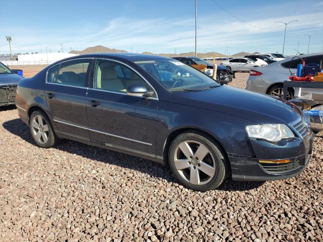 WVWAK73CX8E221942 - 2008 VOLKSWAGEN PASSAT KOMFORT BLUE photo 4