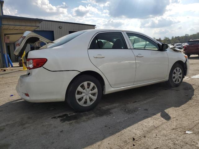 JTDBU4EE2B9145032 - 2011 TOYOTA COROLLA BASE أبيض صورة 3