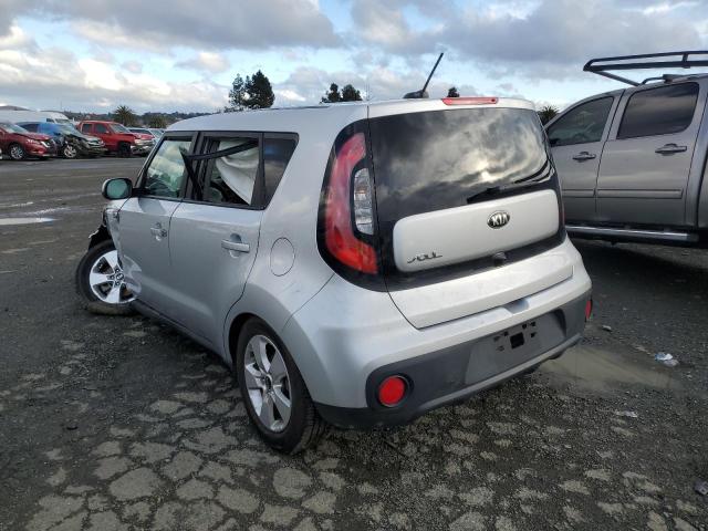 KNDJN2A29K7008853 - 2019 KIA SOUL SILVER photo 2