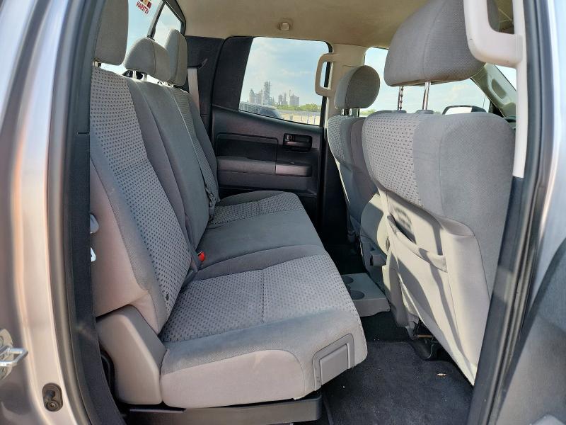 5TFRM5F12DX055927 - 2013 TOYOTA TUNDRA DOUBLE CAB SR5 GRAY photo 10