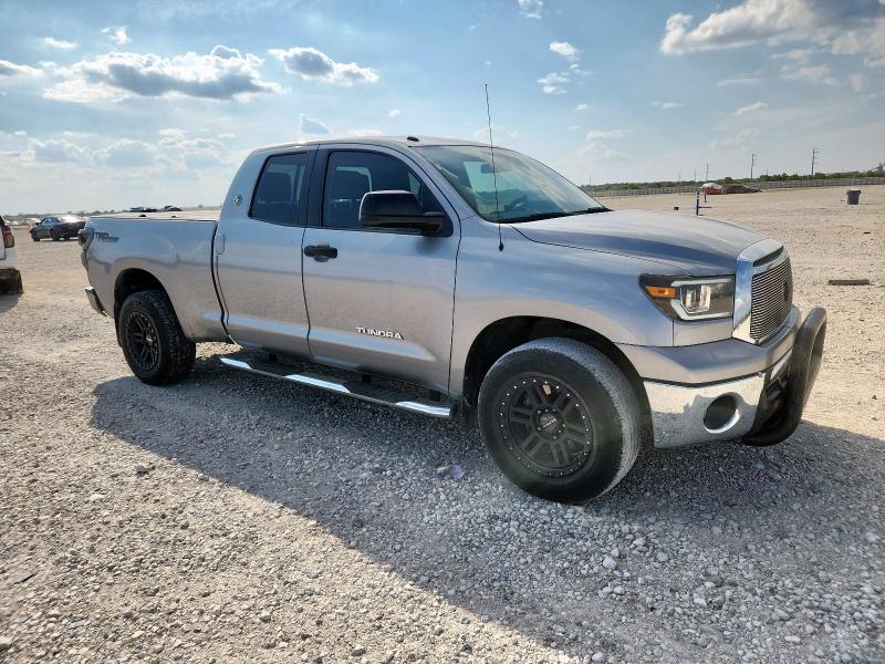 5TFRM5F12DX055927 - 2013 TOYOTA TUNDRA DOUBLE CAB SR5 GRAY photo 4
