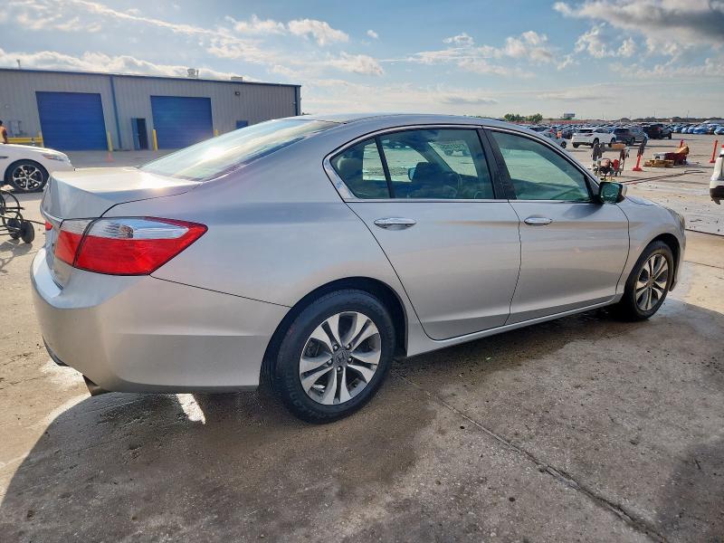 1HGCR2F32FA138420 - 2015 HONDA ACCORD LX ვერცხლისფერი ფოტო 3