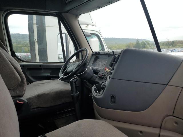 1FUJGEDV7DLFJ2583 - 2013 FREIGHTLINER CASCADIA 1 أبيض صورة 5