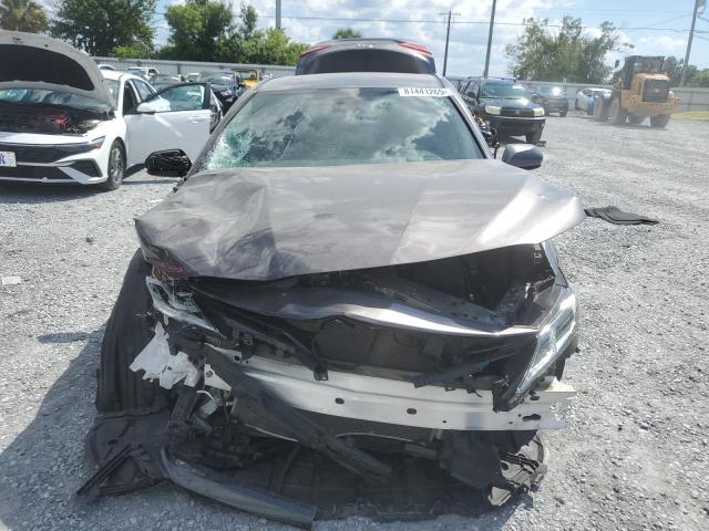 4T1C11AK0NU056922 - 2022 TOYOTA CAMRY LE GRAY photo 5
