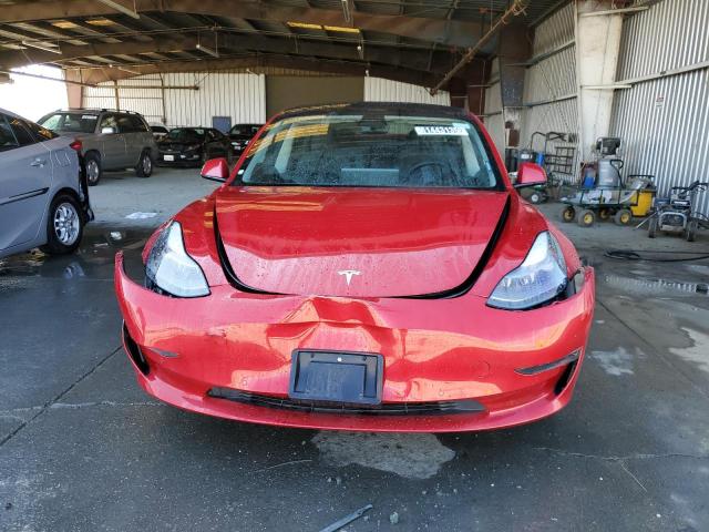 5YJ3E1EA8NF303798 - 2022 TESLA MODEL 3 红色 照片 5