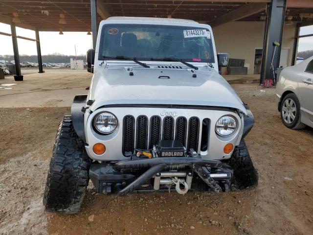 1J4GA59117L103130 - 2007 JEEP WRANGLER SAHARA SILVER photo 5