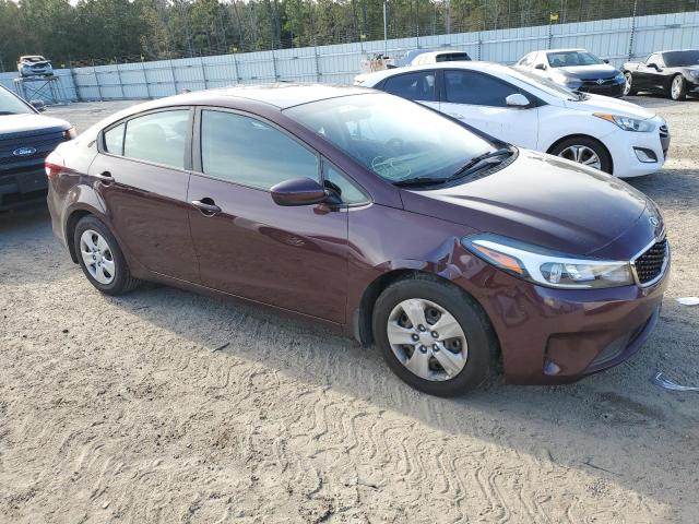 3KPFK4A76HE150964 - 2017 KIA FORTE LX BURGUNDY photo 4