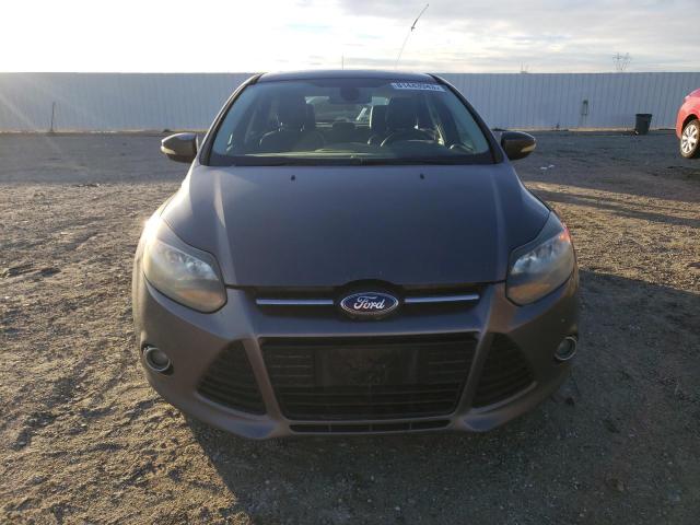 1FAHP3N2XCL356118 - 2012 FORD FOCUS TITANIUM GRAY photo 5