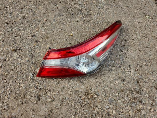 4T1B11HK5KU700427 - 2019 TOYOTA CAMRY L Srebrny zdjęcie 12