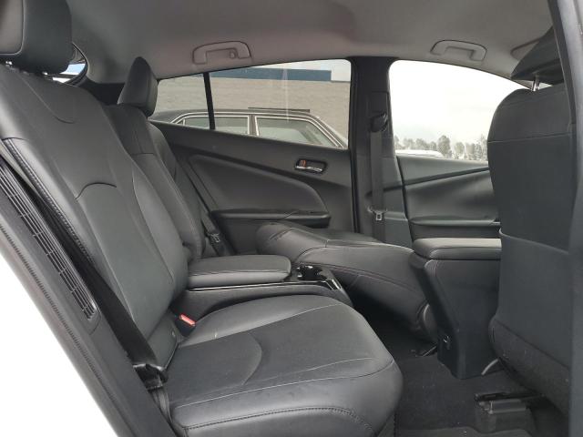 JTDKARFP7J3090620 - 2018 TOYOTA PRIUS PRIM თეთრი ფოტო 10