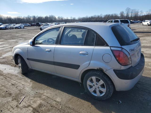 KNADE163586329017 - 2008 KIA RIO 5 SX SILVER photo 2