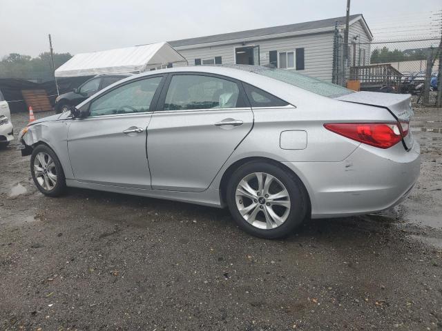 5NPEC4AC8CH367247 - 2012 HYUNDAI SONATA SE Argent photo 2