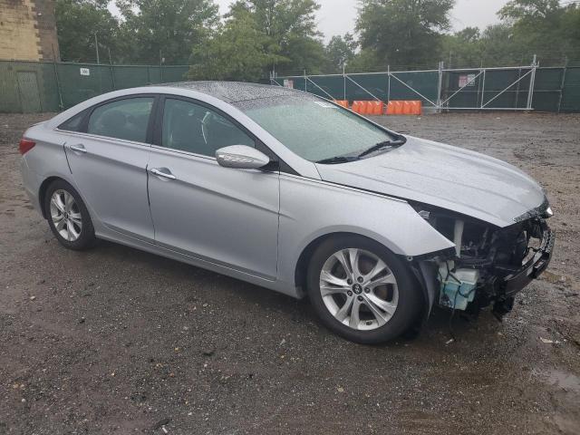 5NPEC4AC8CH367247 - 2012 HYUNDAI SONATA SE Argent photo 4