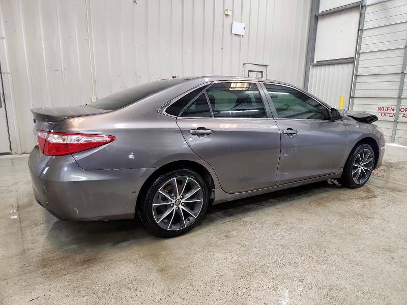 4T1BF1FK5HU625869 - 2017 TOYOTA CAMRY LE ნაცრისფერი ფოტო 3