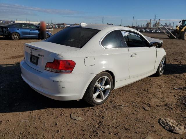 WBAUP73539VK74805 - 2009 BMW 128 I WHITE photo 3