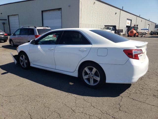 4T1BF1FK5EU824772 - 2014 TOYOTA CAMRY L WHITE photo 2