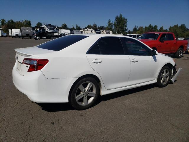 4T1BF1FK5EU824772 - 2014 TOYOTA CAMRY L WHITE photo 3