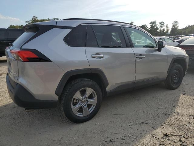 4T3RWRFV2NU050401 - 2022 TOYOTA RAV4 XLE SILVER photo 3