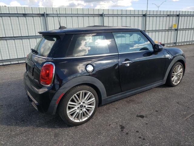 WMWXP7C3XH3B94734 - 2017 MINI COOPER S შავი ფოტო 3
