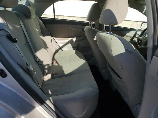 2T1BU4EE0CC799572 - 2012 TOYOTA COROLLA BASE 银色 照片 10