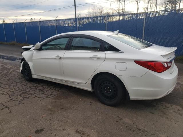 5NPEB4AC5DH725537 - 2013 HYUNDAI SONATA GLS WHITE photo 2