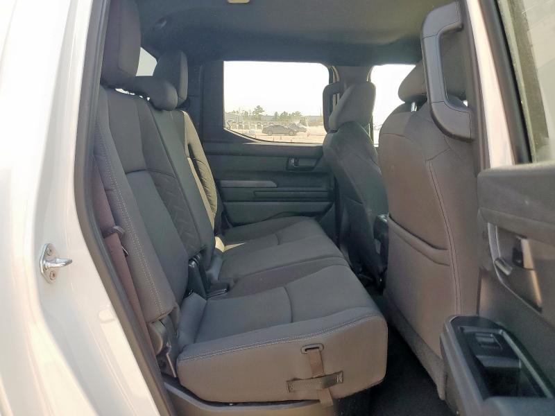 3TYKD5HN4RT001144 - 2024 TOYOTA TACOMA DOUBLE CAB WHITE photo 10